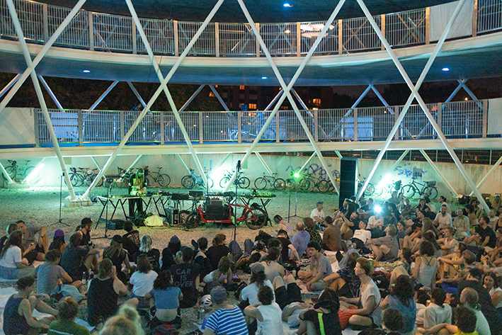 Marie Vermont plays live at Spiralbike photo (c) Hannah Mayr